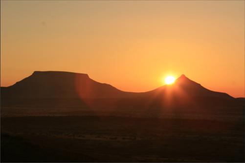 sunrise, looks like the table mountain